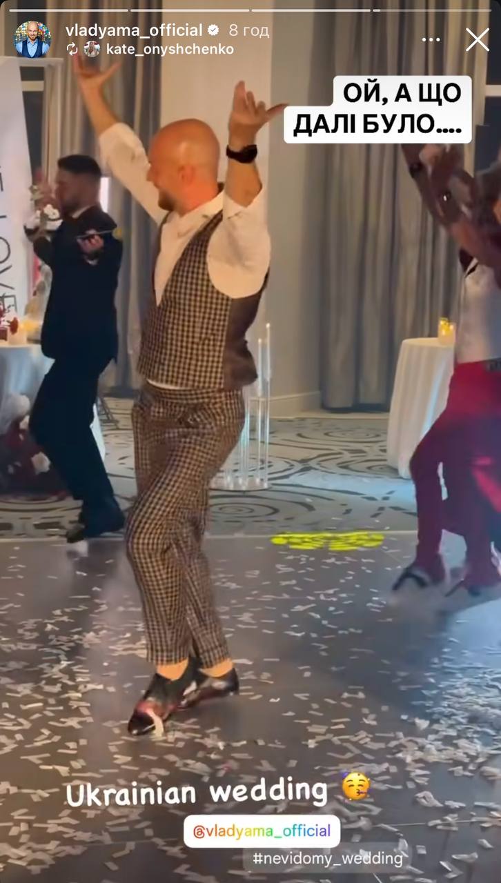 Влад Яма показав, як волонтерить у США: веде весілля російською мовою і танцює під Сердючку